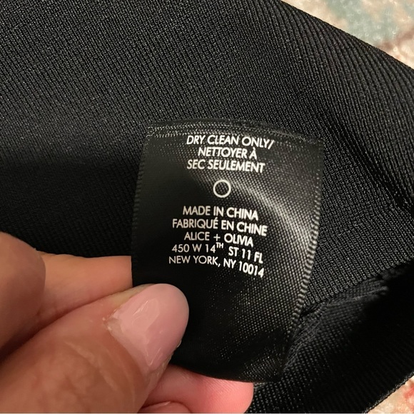 Alice + Olivia Gita Cropped Sweater in Black - Picture 6 of 8